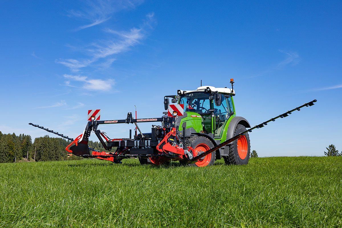 BB Umwelttechnik Seco Duplex Schmetterling-Mähkombination an Fendt-Traktor