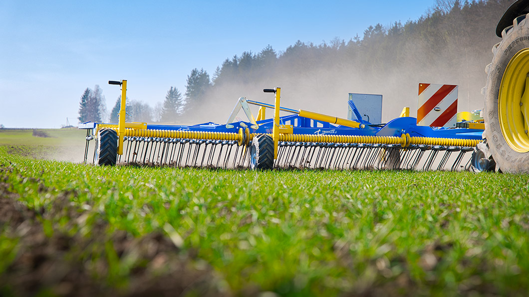 Treffler Zinkenstriegel im Einsatz